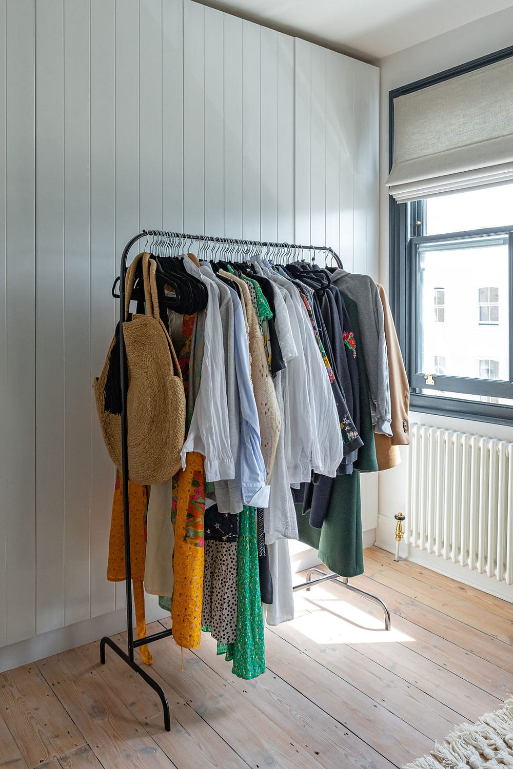 Modern_clothes_rack_in_bedroom