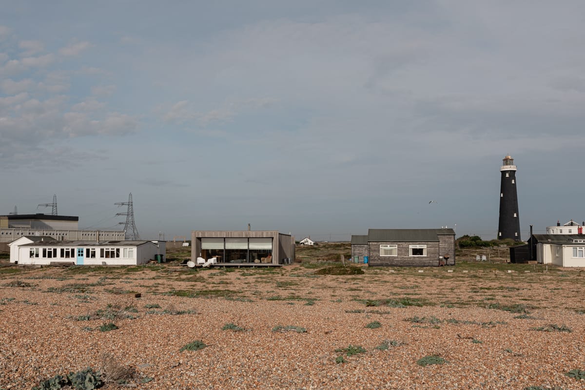 dungeness_cottages_shingles_beach