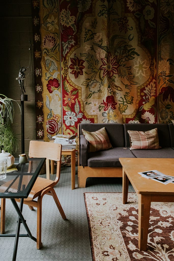 Cafe_rustic_modern_interiors