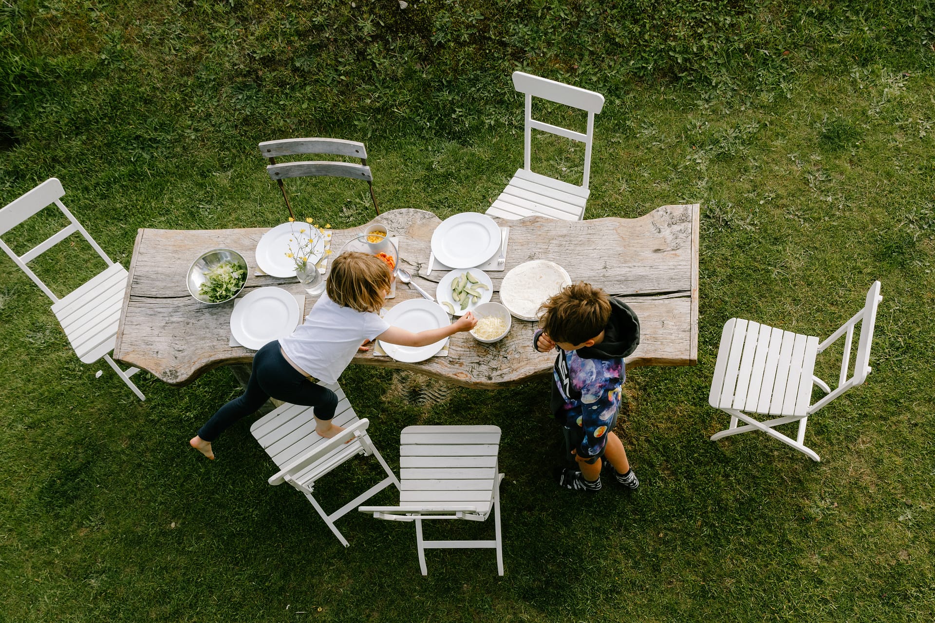 outdoor_dining_with _kids